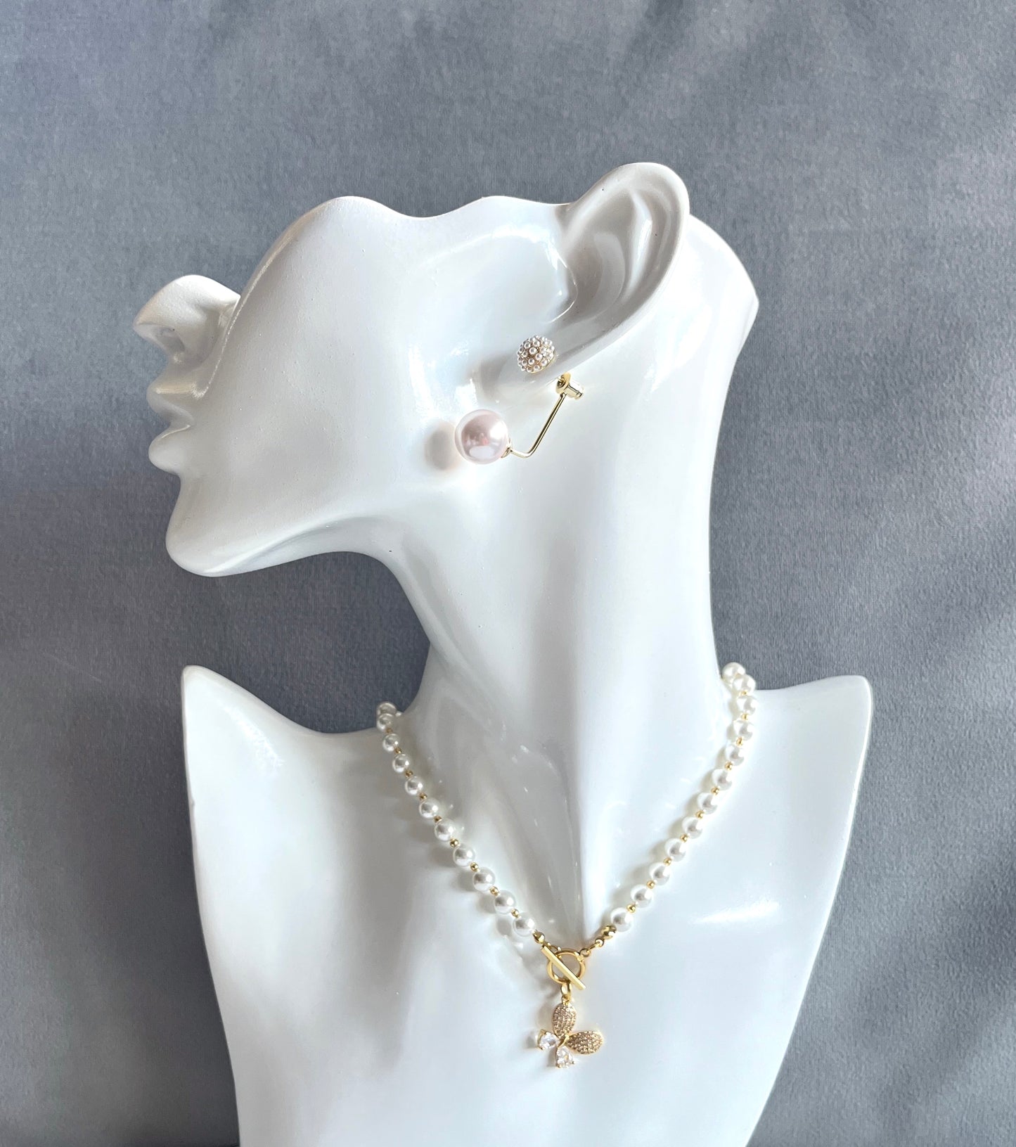 Cercei 2 în 1 aurii Cordelia cu decoratiuni tip perla colier butterfly Coollars
