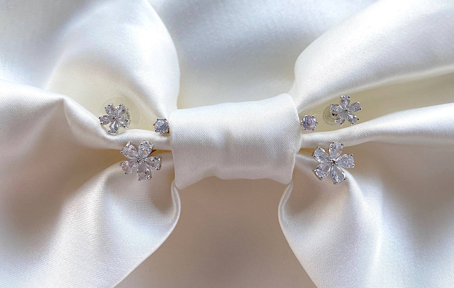 Set Alexia format din 3 perechi de cercei decorati cu cristale Cubic Zirconia Coollars