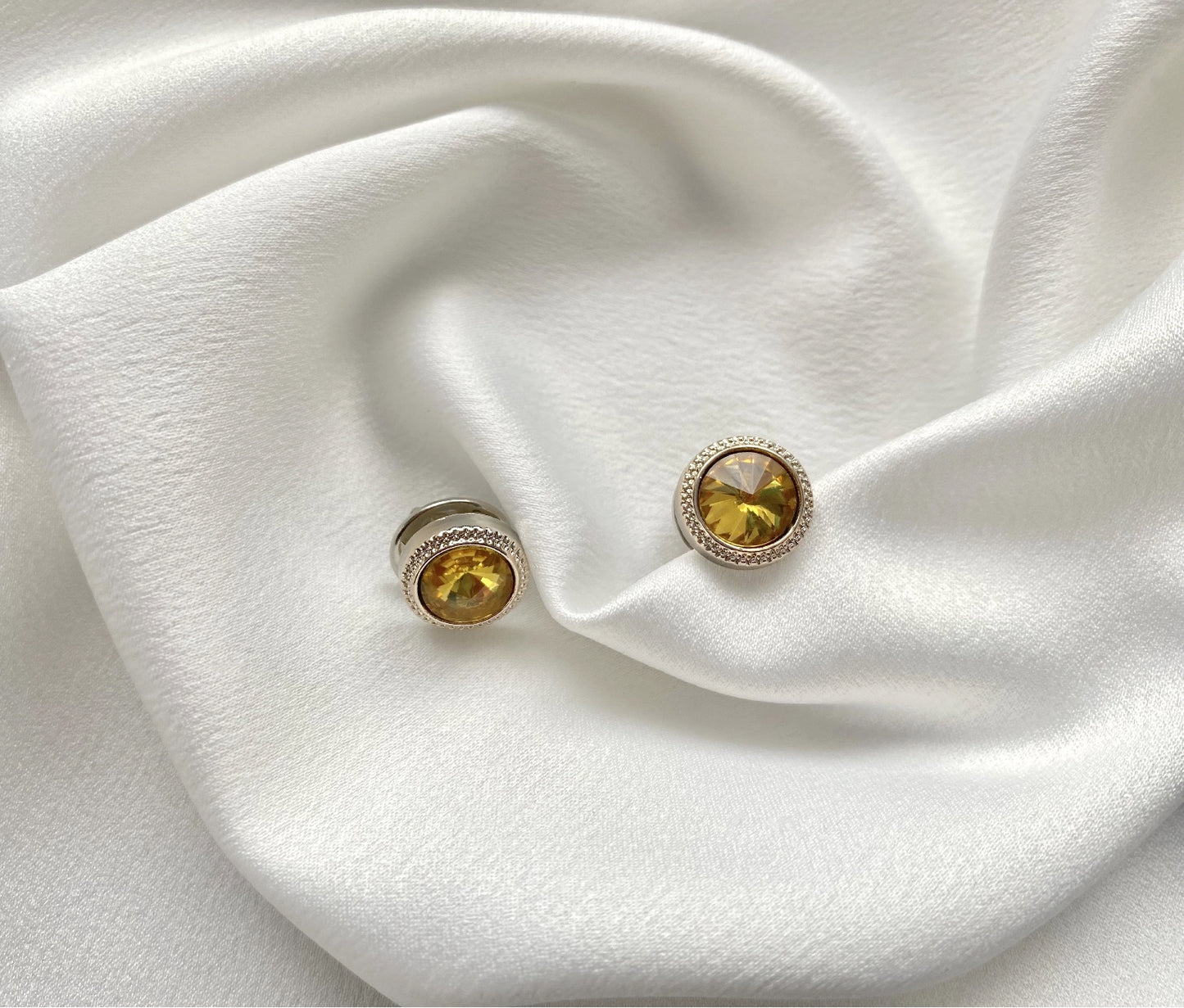 Pin Lucy galben - 1 set (2 buc.)