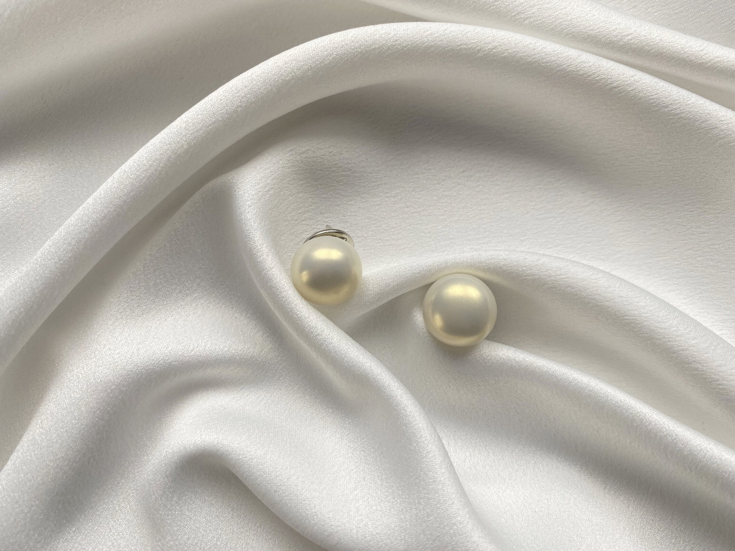 Pin Pearl alb - 1 set (2 buc.)